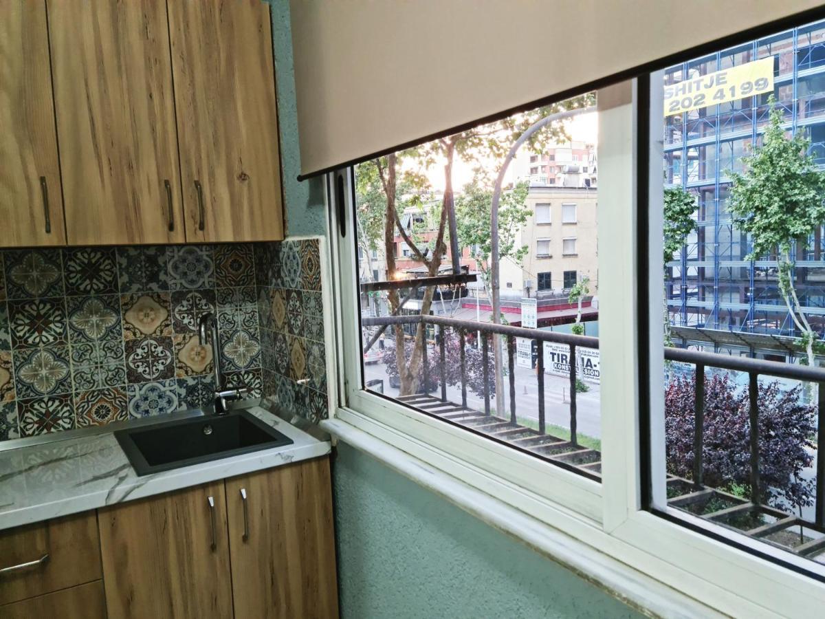Apartamento 2V1 - 21 Dhjetori Am Tirana Exterior foto