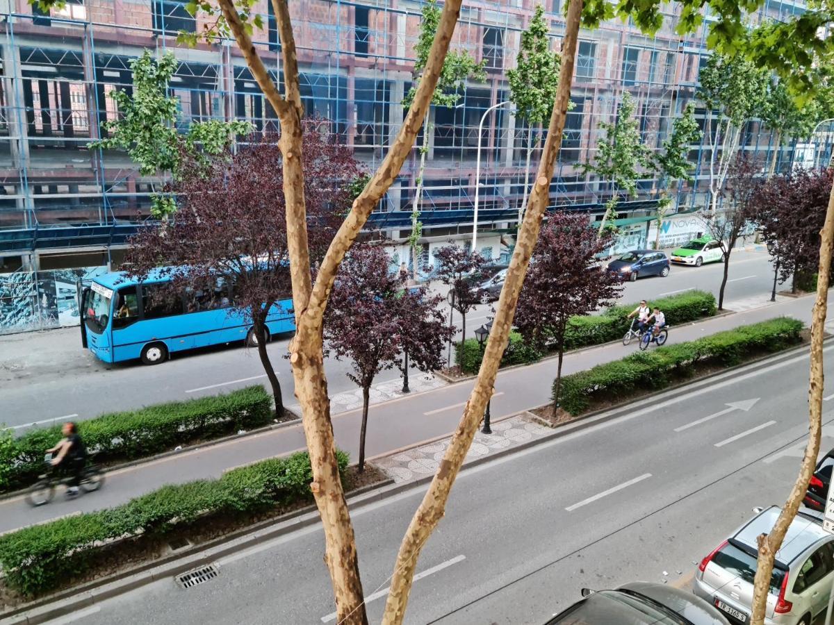 Apartamento 2V1 - 21 Dhjetori Am Tirana Exterior foto